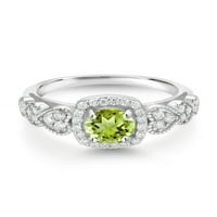Gem Stone King Sterling Silver Green Peridot i bijeli moissan zaručni prsten za žene