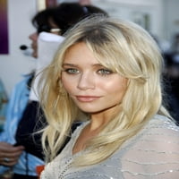 Ashley Olsen na dolasci za 8. godišnje nagrade za teen izbor - dolasci, Gibson Amfiteatar, Universal