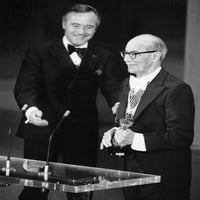 Jack LEMMON predstavlja Groucho Mar s počasnom fotografijom nagrade Akademy