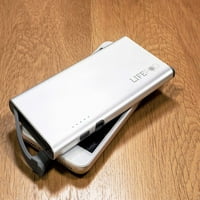 LIFEPOD ULTA Slim prijenosna elektronska banka sa ugrađenim munje i mikro USB kablovima za punjenje