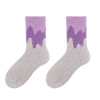 IOPQO čarape za žene Ženske čarape Ženske nejasne čarape Sliper Zima Fluffy Cabin Top Soft Coral Comfy Wave Print Mid Socks Početna Čarapa Čarape B Jedna veličina