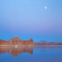 Utah, Glen Canyon Nra Moon preko jezera Powell by Don Paulson