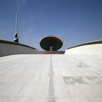 Bagdad, Irak - rampa koja dovodi do velike kupole i spomenika nepoznatom vojskom. Njegov disk predstavlja