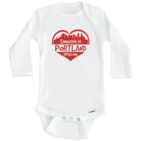 Neko u Portlandu voli me Portland Oregon Skyline Heart One Baby Bodysuit, 0 meseci bijeli
